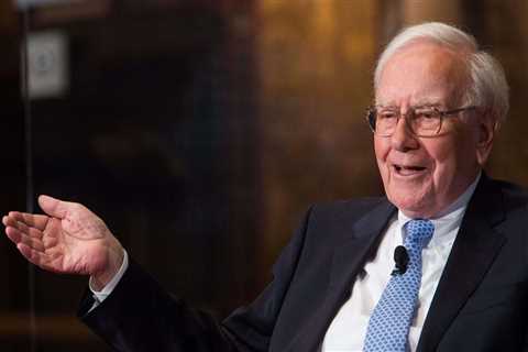 Warren Buffett Rejects Bernie Sanders' Worker Strike And Defends Berkshire Hathaway's..