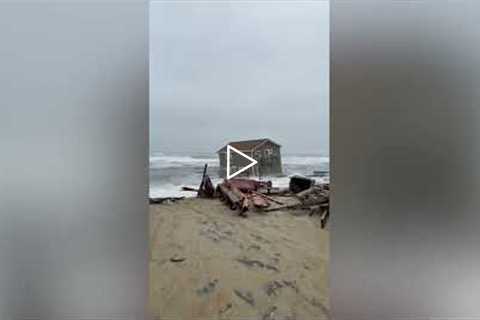 Oceanside house valued at $381,200 is swept out to sea