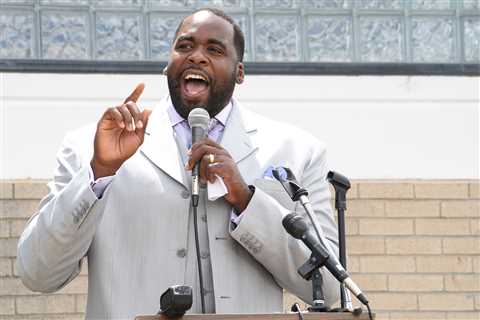 Feds want to collect Kwame Kilpatrick’s debt from PayPal, crowdfunding site