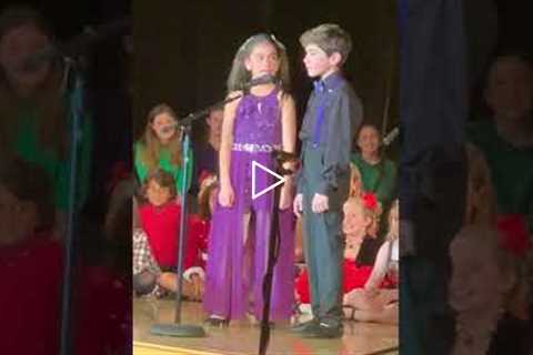 Siblings fight on stage during beautiful ballad