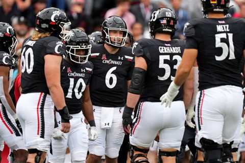 How Cincinnati Bearcats quarterback Ben Bryant brushes off criticism