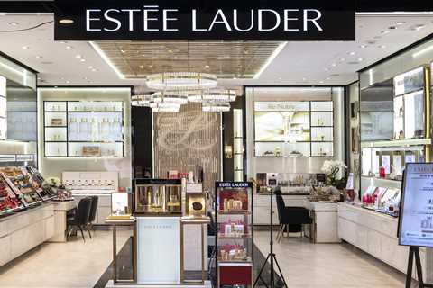 Estée Lauder buys Tom Ford – •