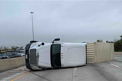 Houston traffic: All mainlanes cleared of I-610 North Loop westbound at Wayside Drive after big rig ..