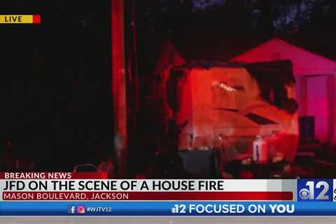 Jackson firefighters respond to Mason Boulevard house fire