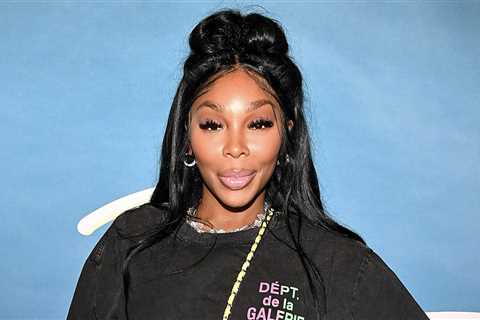 Sierra Gates Shows Process Of Russian Lip Filler (WATCH)