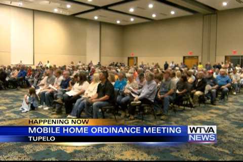 Group holds public meeting against proposed mobile home ordinance in Lee County