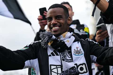Alexander Isak Contract Offer Rumors Denied by Insider