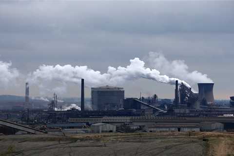 British Steel workers block Chinese executives from accessing steelworks