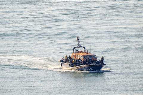 Analysis: Keir Starmer's Small Boats Strategy Faces Criticism Amid Immigration Debate