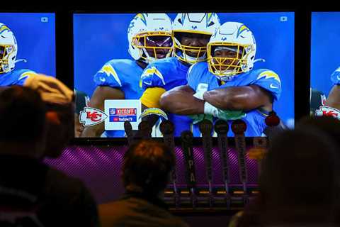 NFL Broadcast on YouTube Attracts 17 Million Viewers