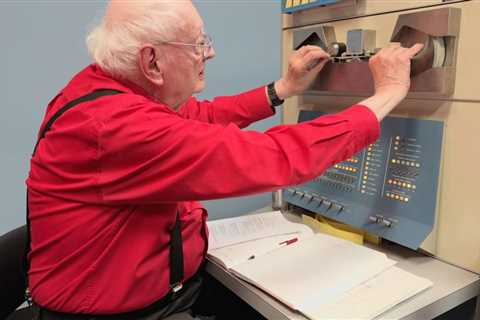 65-Year-Old Computer Plays Boards of Canada’s ‘Olson’