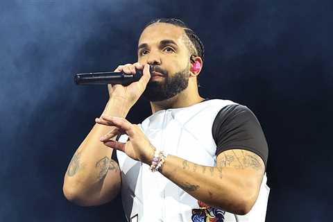 Drake & Sophie Celebrate Birthday with Updated Pic