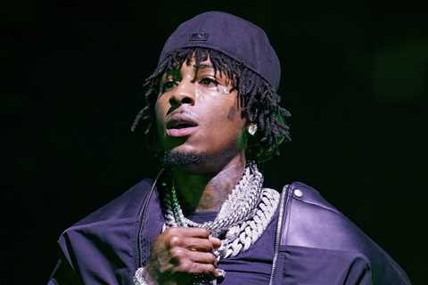 Expecting? Social Media Users Weigh In (Video)