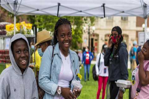 The Role of Small Businesses, From Cafés to Bridal Shop Boutiques, in Chicago Campaigns