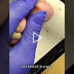 TSA agents and long lines